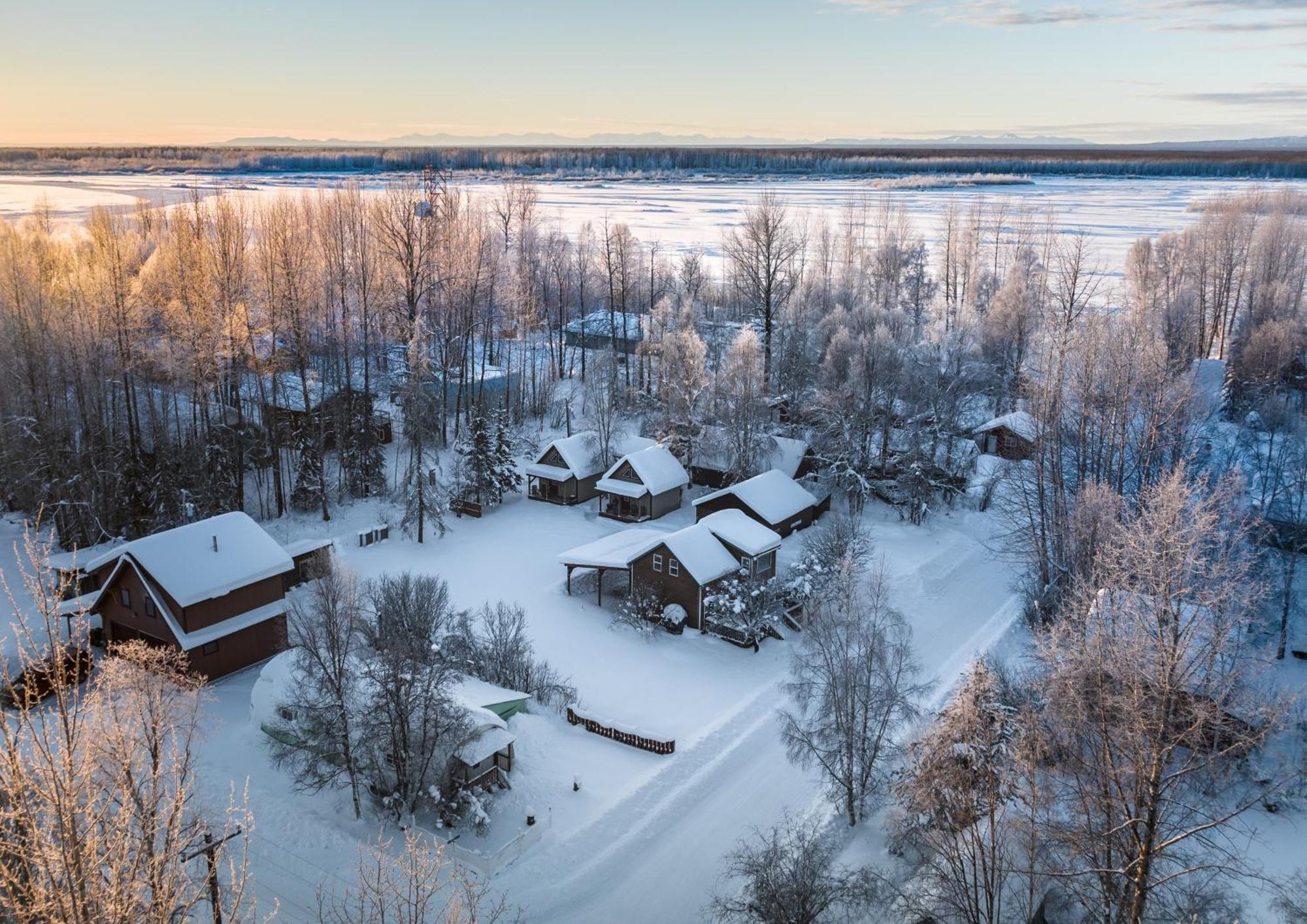 Downtown Talkeetna Cabin! Susitna Cabin ภายนอก รูปภาพ